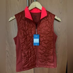 NWT Brooks Women’s Shield Hybrid Vest, Rosewood